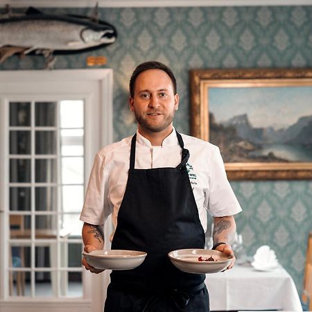 Gloppen Hotell - By Classic Norway Hotels Sandane Bagian luar foto