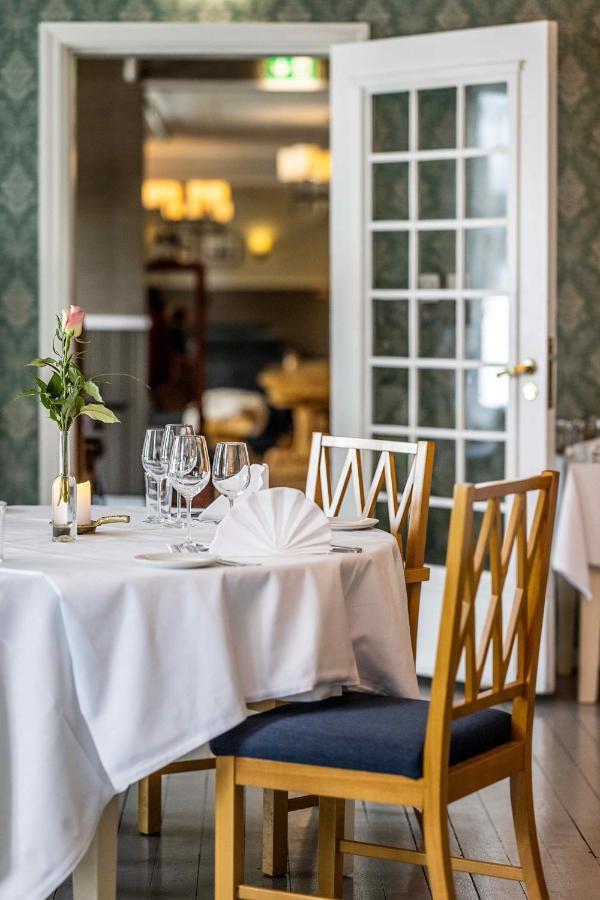 Gloppen Hotell - By Classic Norway Hotels Sandane Bagian luar foto