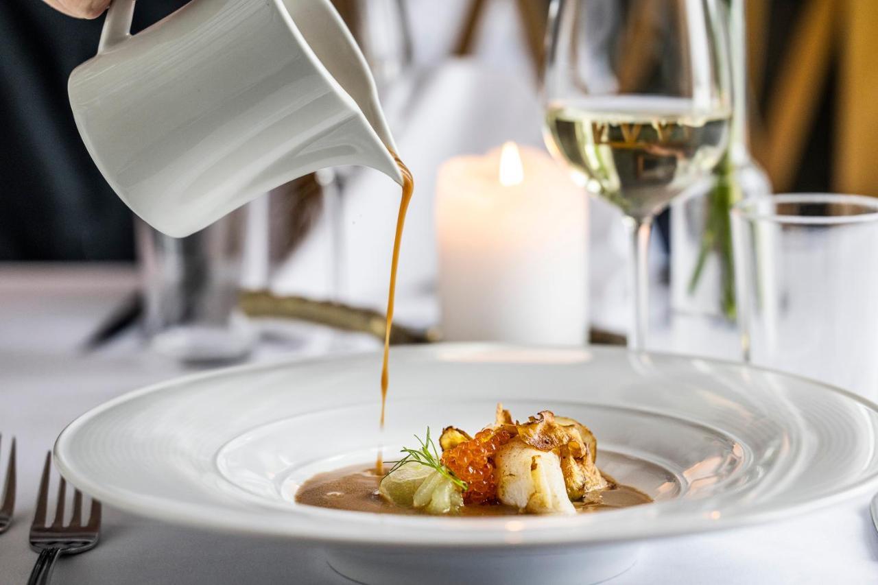 Gloppen Hotell - By Classic Norway Hotels Sandane Bagian luar foto