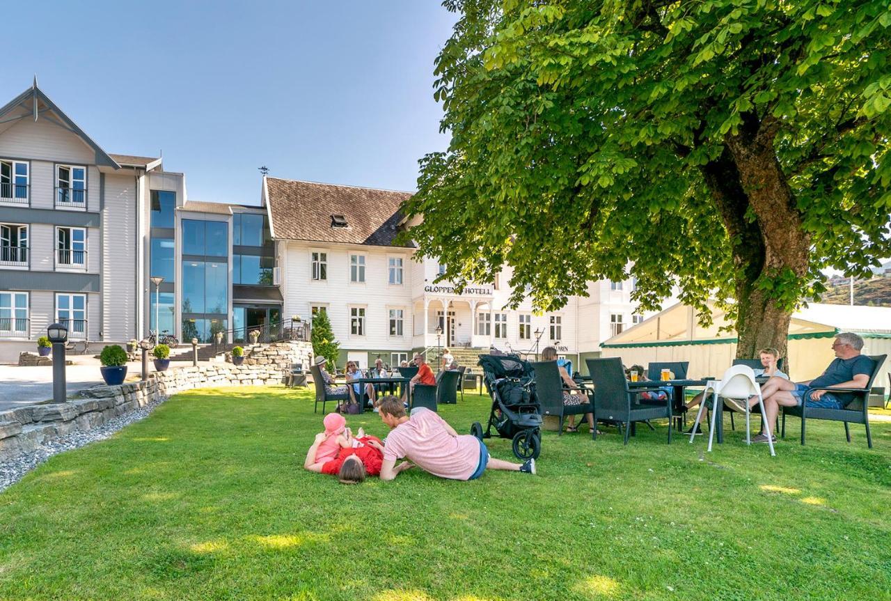 Gloppen Hotell - By Classic Norway Hotels Sandane Bagian luar foto