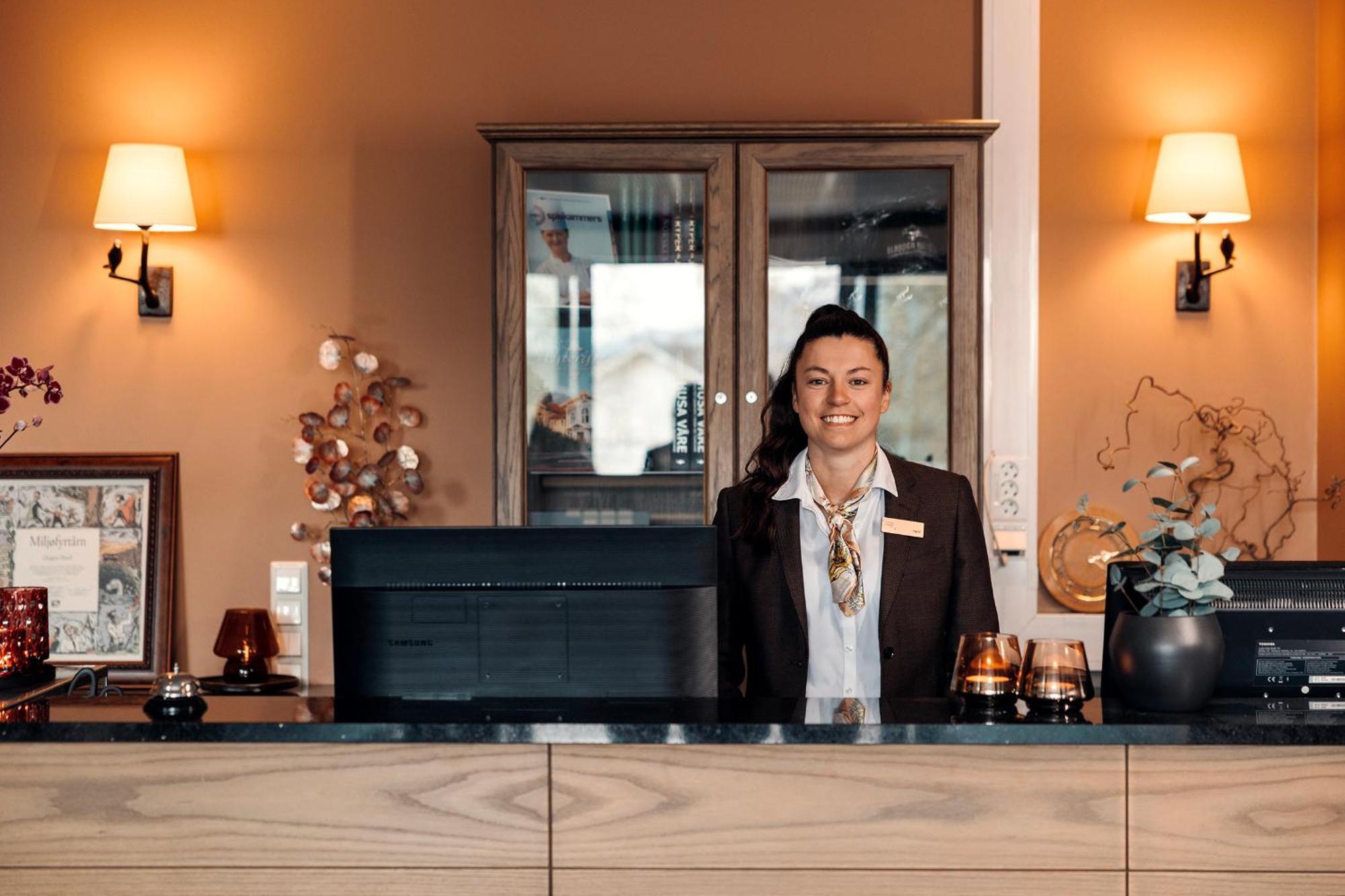 Gloppen Hotell - By Classic Norway Hotels Sandane Bagian luar foto